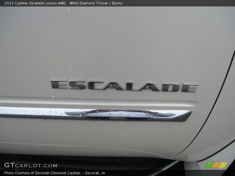 White Diamond Tricoat / Ebony 2013 Cadillac Escalade Luxury AWD