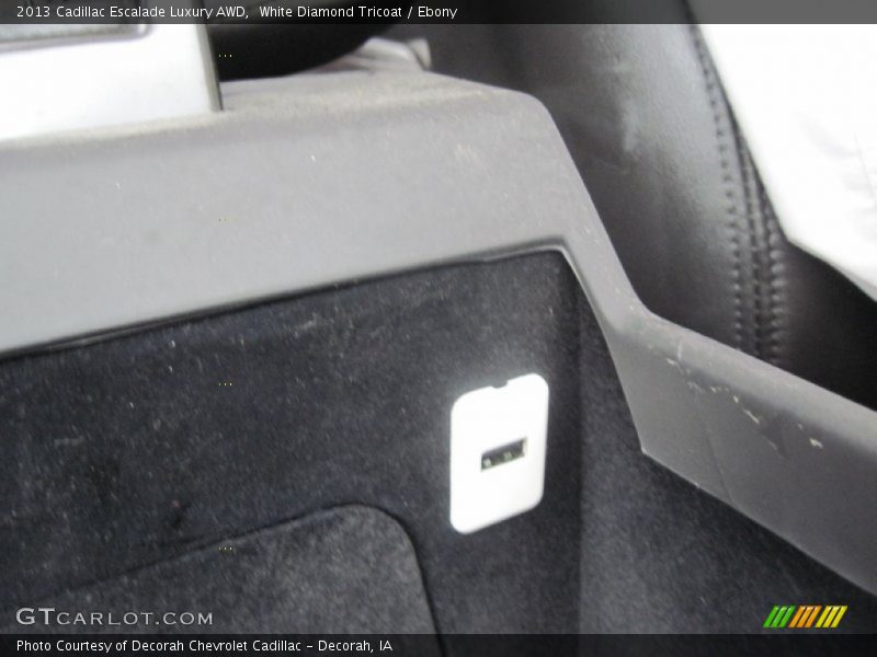 White Diamond Tricoat / Ebony 2013 Cadillac Escalade Luxury AWD