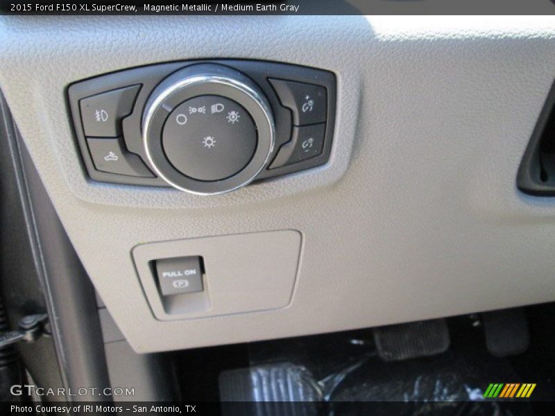 Magnetic Metallic / Medium Earth Gray 2015 Ford F150 XL SuperCrew