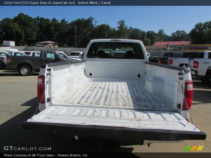 Oxford White / Camel 2009 Ford F250 Super Duty XL SuperCab 4x4