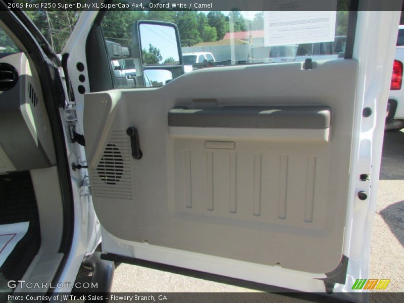 Oxford White / Camel 2009 Ford F250 Super Duty XL SuperCab 4x4