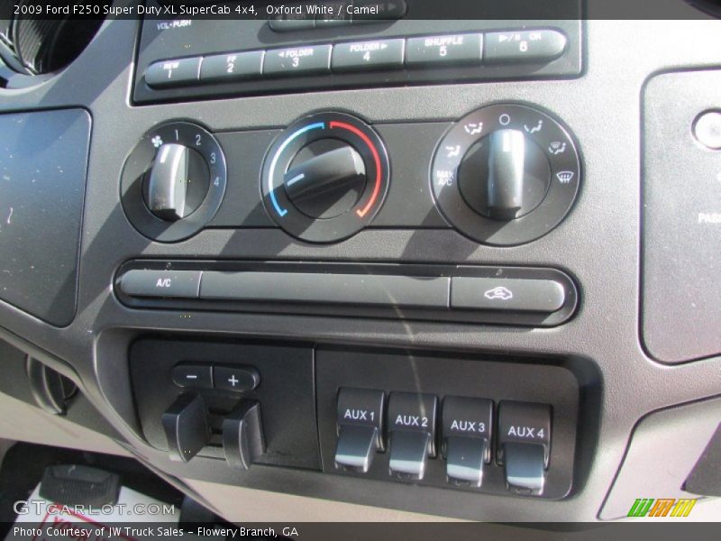 Oxford White / Camel 2009 Ford F250 Super Duty XL SuperCab 4x4