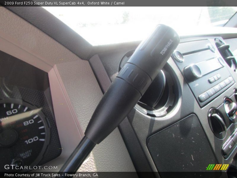Oxford White / Camel 2009 Ford F250 Super Duty XL SuperCab 4x4