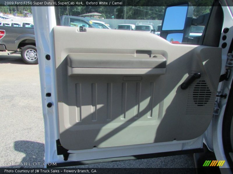 Oxford White / Camel 2009 Ford F250 Super Duty XL SuperCab 4x4