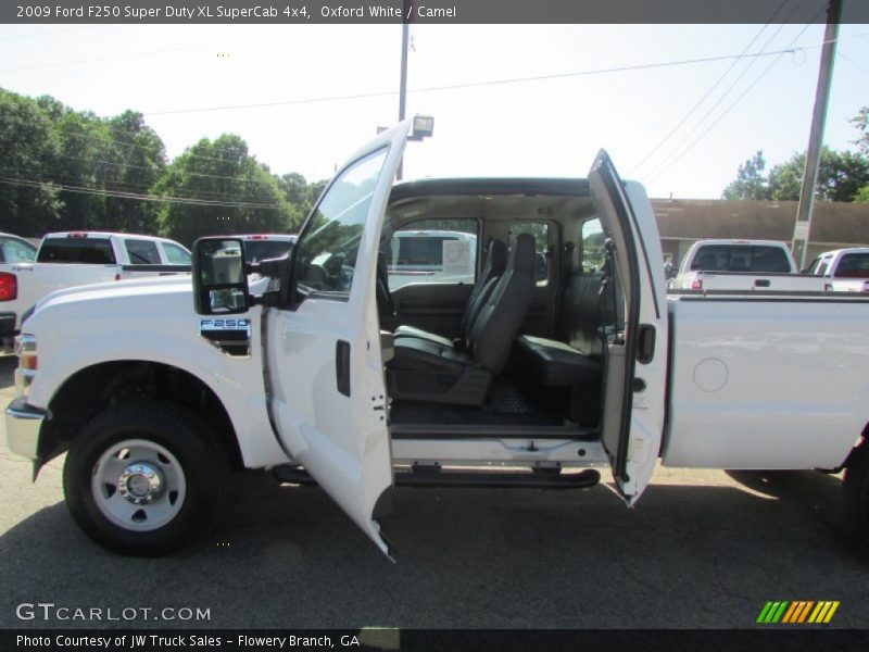 Oxford White / Camel 2009 Ford F250 Super Duty XL SuperCab 4x4