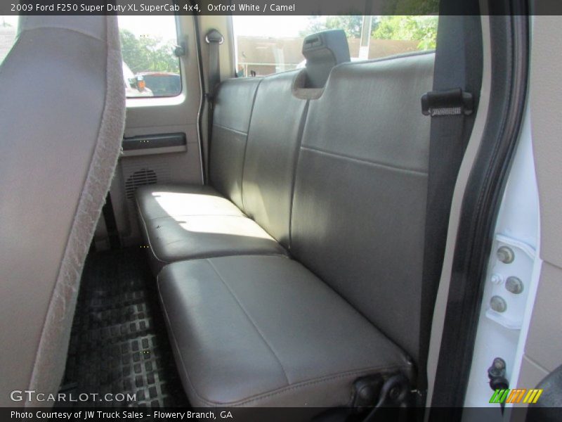 Oxford White / Camel 2009 Ford F250 Super Duty XL SuperCab 4x4
