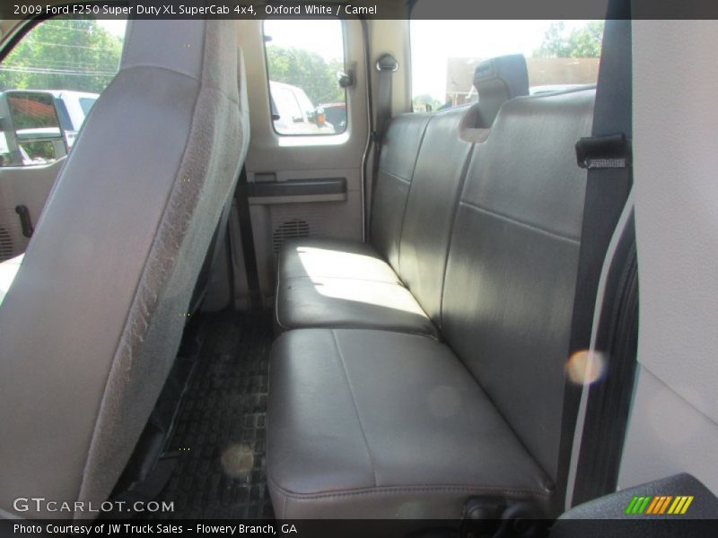 Oxford White / Camel 2009 Ford F250 Super Duty XL SuperCab 4x4