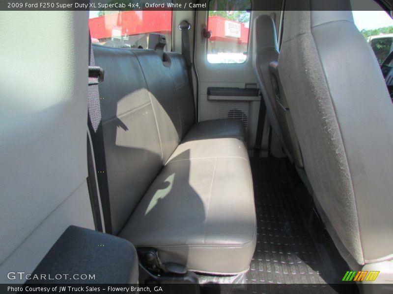Oxford White / Camel 2009 Ford F250 Super Duty XL SuperCab 4x4