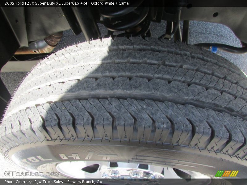 Oxford White / Camel 2009 Ford F250 Super Duty XL SuperCab 4x4