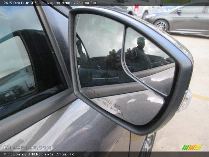 Magnetic Metallic / Charcoal Black 2015 Ford Focus SE Sedan