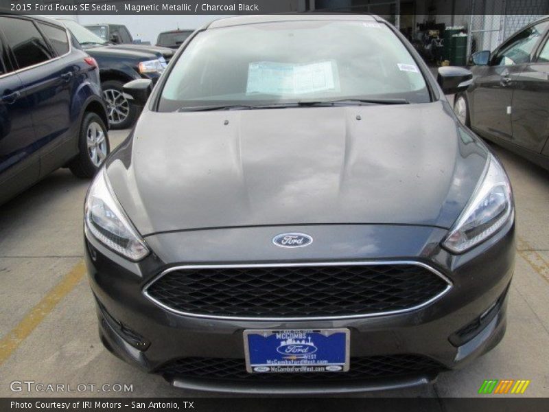 Magnetic Metallic / Charcoal Black 2015 Ford Focus SE Sedan