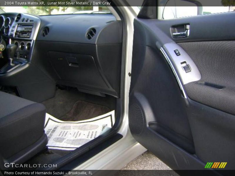 Lunar Mist Silver Metallic / Dark Gray 2004 Toyota Matrix XR
