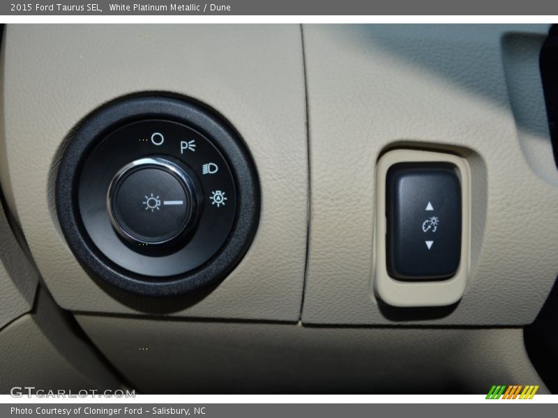 White Platinum Metallic / Dune 2015 Ford Taurus SEL