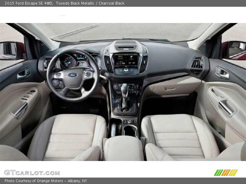 Tuxedo Black Metallic / Charcoal Black 2015 Ford Escape SE 4WD