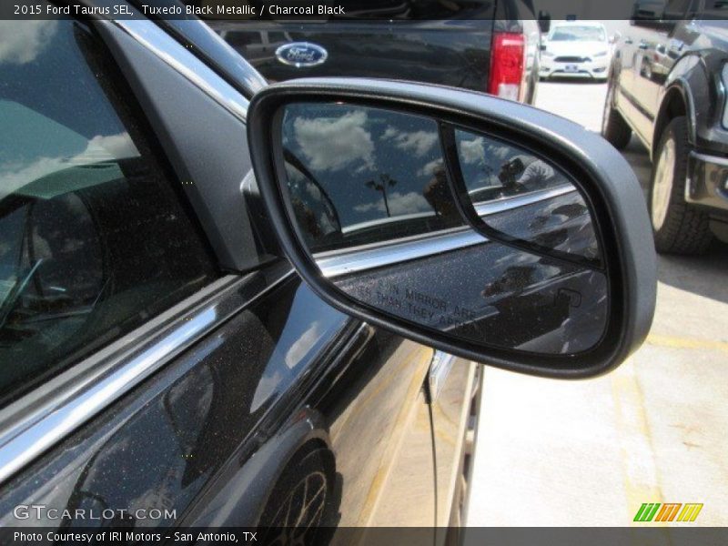 Tuxedo Black Metallic / Charcoal Black 2015 Ford Taurus SEL