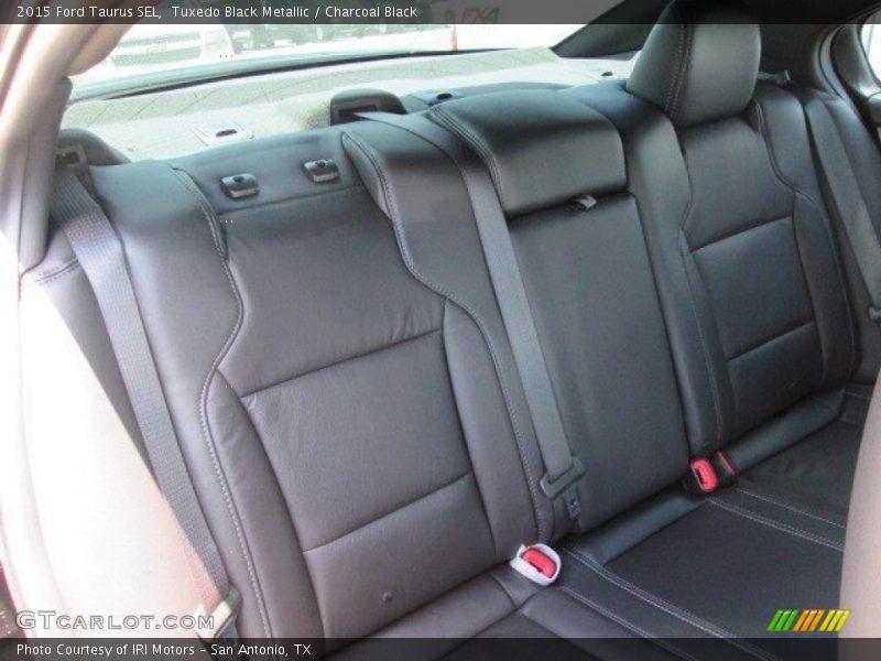 Tuxedo Black Metallic / Charcoal Black 2015 Ford Taurus SEL