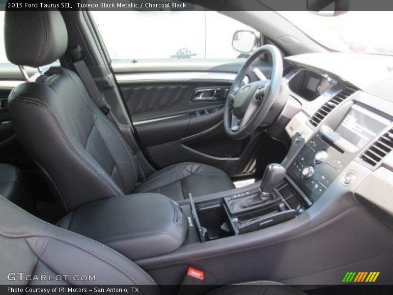 Tuxedo Black Metallic / Charcoal Black 2015 Ford Taurus SEL