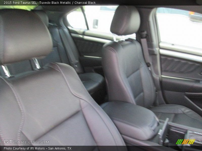 Tuxedo Black Metallic / Charcoal Black 2015 Ford Taurus SEL