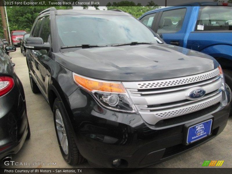 Tuxedo Black / Charcoal Black 2015 Ford Explorer XLT