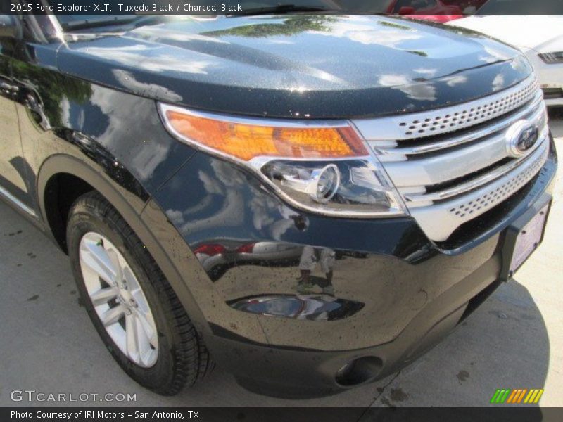 Tuxedo Black / Charcoal Black 2015 Ford Explorer XLT