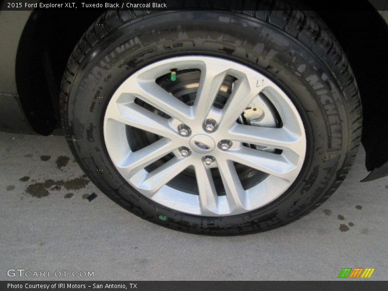 Tuxedo Black / Charcoal Black 2015 Ford Explorer XLT