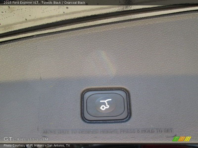 Tuxedo Black / Charcoal Black 2015 Ford Explorer XLT