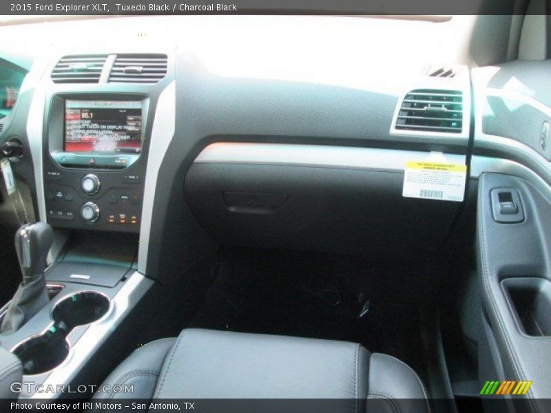Tuxedo Black / Charcoal Black 2015 Ford Explorer XLT