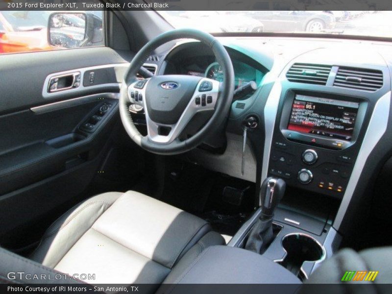Tuxedo Black / Charcoal Black 2015 Ford Explorer XLT