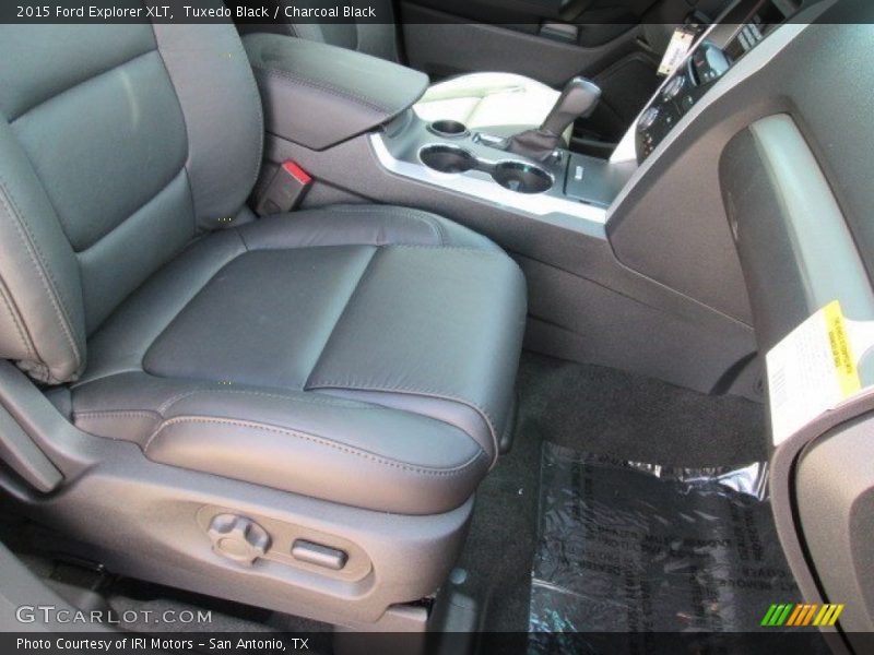 Tuxedo Black / Charcoal Black 2015 Ford Explorer XLT