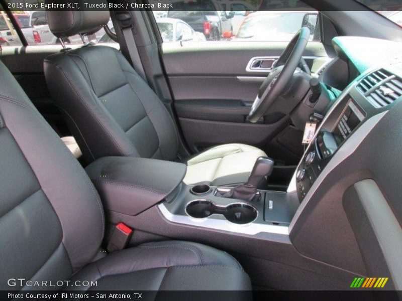 Tuxedo Black / Charcoal Black 2015 Ford Explorer XLT