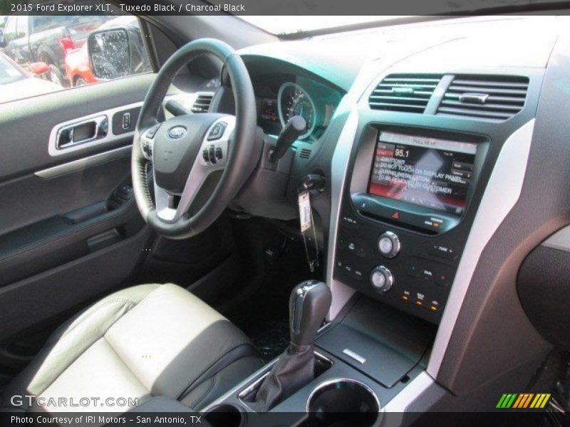 Tuxedo Black / Charcoal Black 2015 Ford Explorer XLT