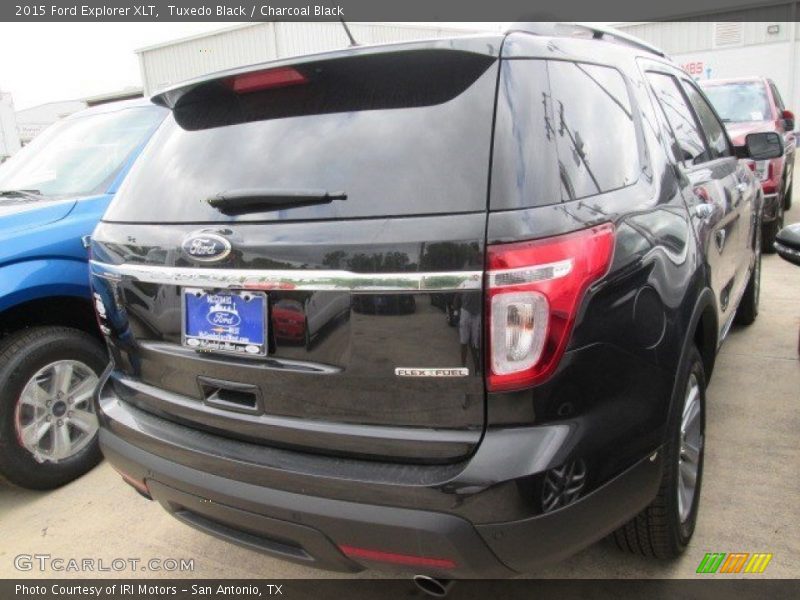 Tuxedo Black / Charcoal Black 2015 Ford Explorer XLT