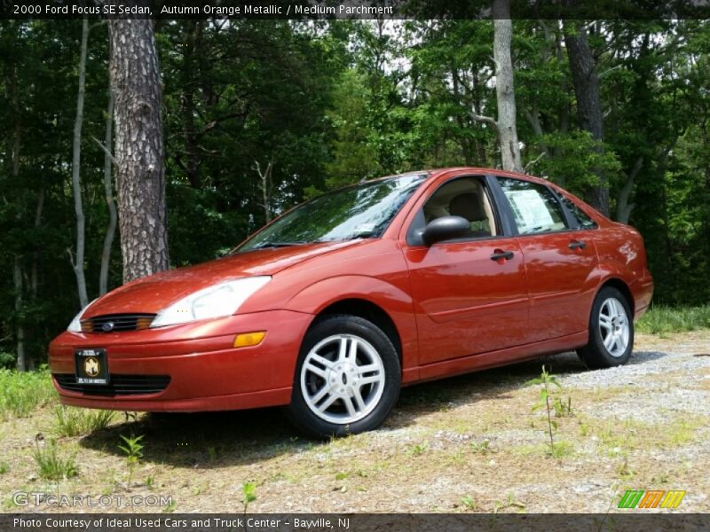 Autumn Orange Metallic / Medium Parchment 2000 Ford Focus SE Sedan