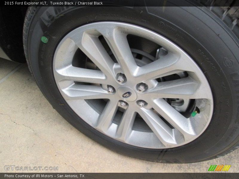 Tuxedo Black / Charcoal Black 2015 Ford Explorer XLT