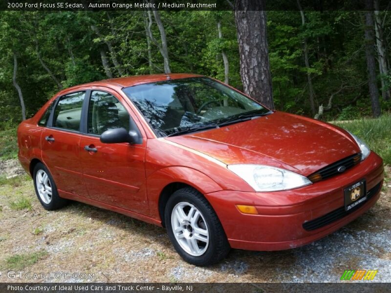Autumn Orange Metallic / Medium Parchment 2000 Ford Focus SE Sedan
