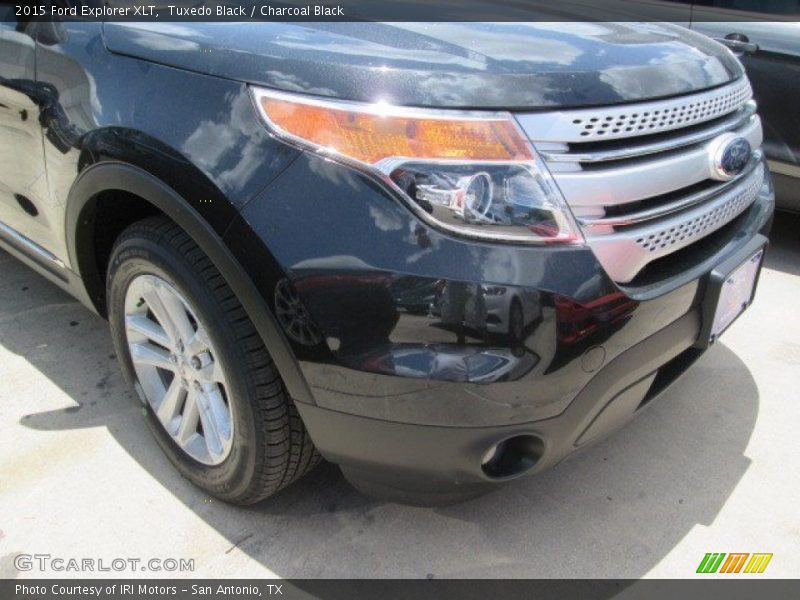 Tuxedo Black / Charcoal Black 2015 Ford Explorer XLT