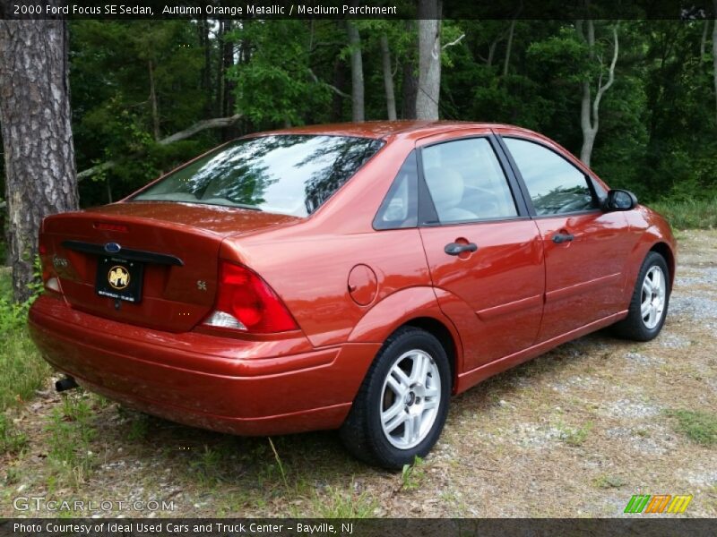 Autumn Orange Metallic / Medium Parchment 2000 Ford Focus SE Sedan