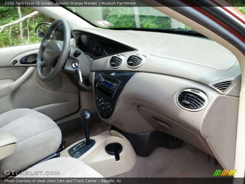 Autumn Orange Metallic / Medium Parchment 2000 Ford Focus SE Sedan