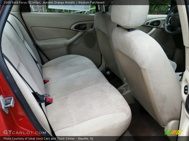 Autumn Orange Metallic / Medium Parchment 2000 Ford Focus SE Sedan