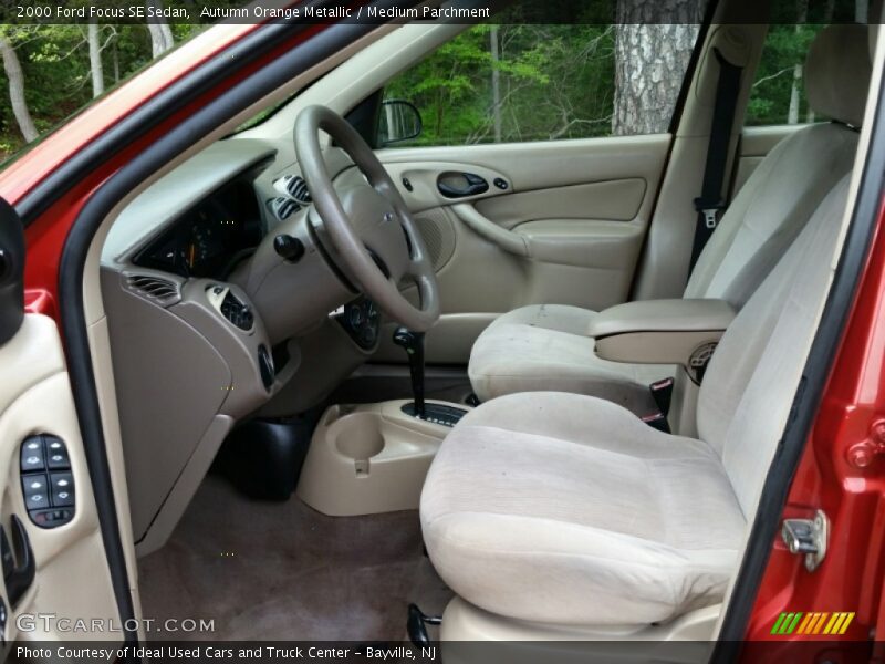 Autumn Orange Metallic / Medium Parchment 2000 Ford Focus SE Sedan