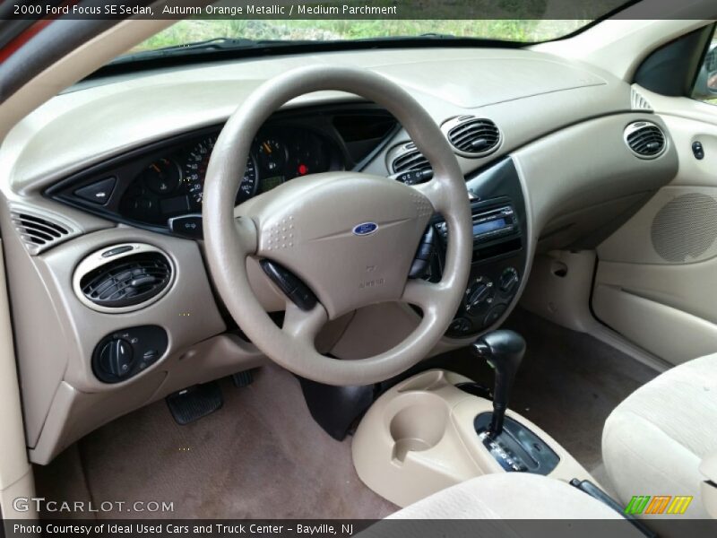Autumn Orange Metallic / Medium Parchment 2000 Ford Focus SE Sedan