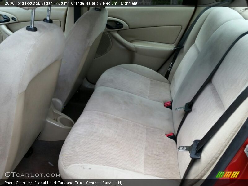 Autumn Orange Metallic / Medium Parchment 2000 Ford Focus SE Sedan