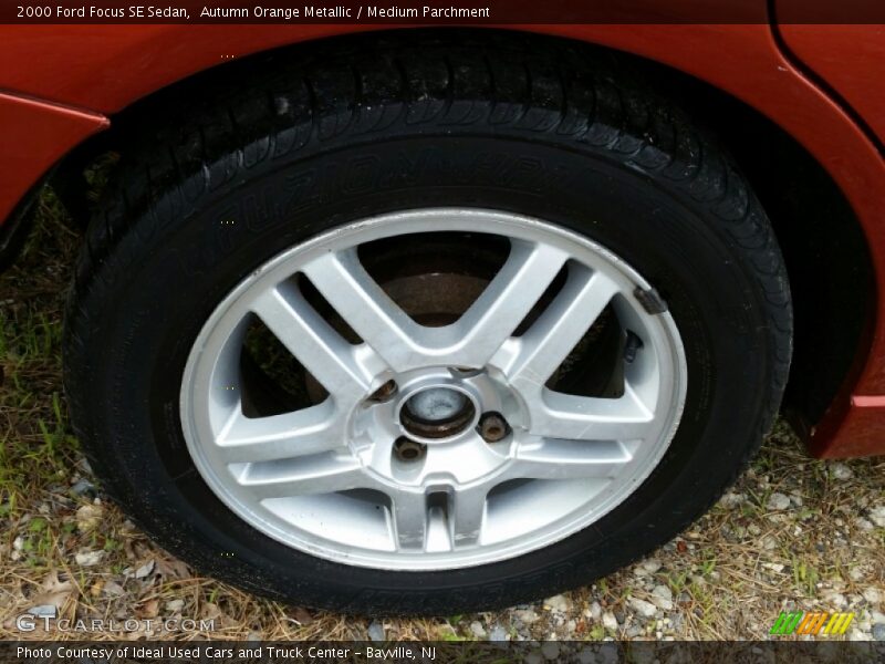 Autumn Orange Metallic / Medium Parchment 2000 Ford Focus SE Sedan