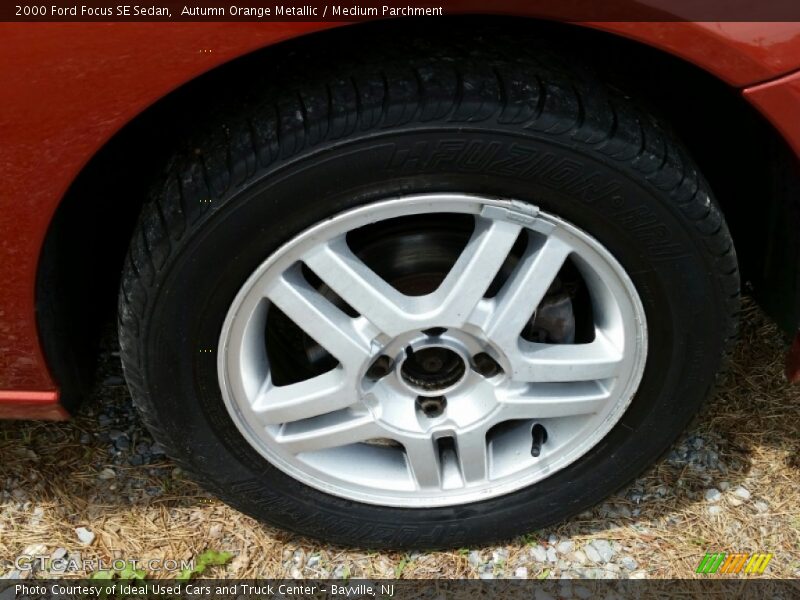 Autumn Orange Metallic / Medium Parchment 2000 Ford Focus SE Sedan