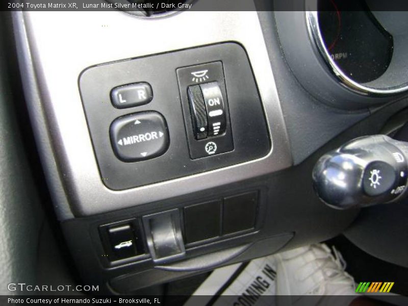 Lunar Mist Silver Metallic / Dark Gray 2004 Toyota Matrix XR