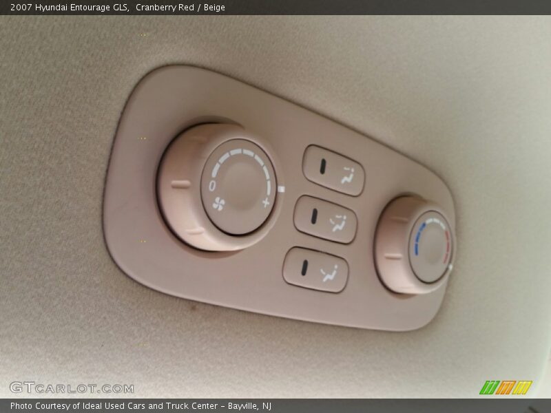 Cranberry Red / Beige 2007 Hyundai Entourage GLS