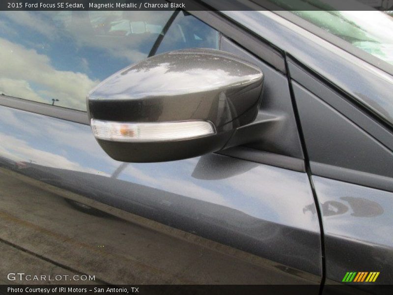 Magnetic Metallic / Charcoal Black 2015 Ford Focus SE Sedan