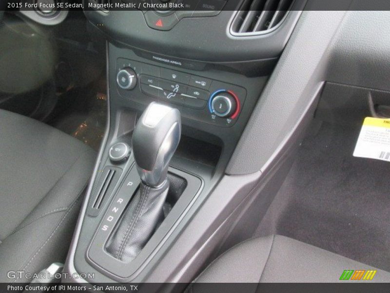 Magnetic Metallic / Charcoal Black 2015 Ford Focus SE Sedan