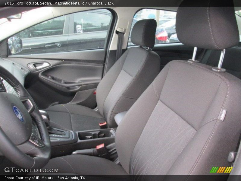 Magnetic Metallic / Charcoal Black 2015 Ford Focus SE Sedan