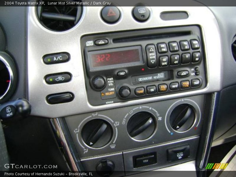 Lunar Mist Silver Metallic / Dark Gray 2004 Toyota Matrix XR